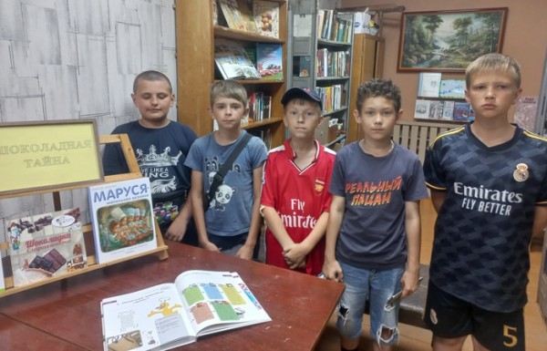 Everyone is happ with chocolate