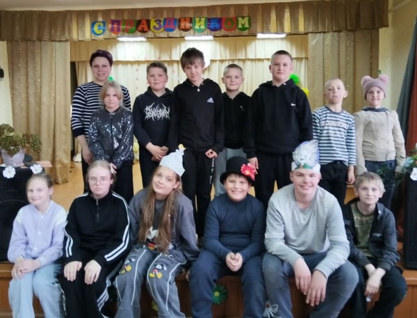 Любим книги мы читать и героев узнавать